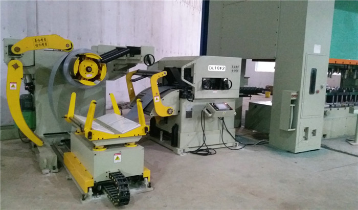 中板三合一送料機(jī)生產(chǎn)線(xiàn)