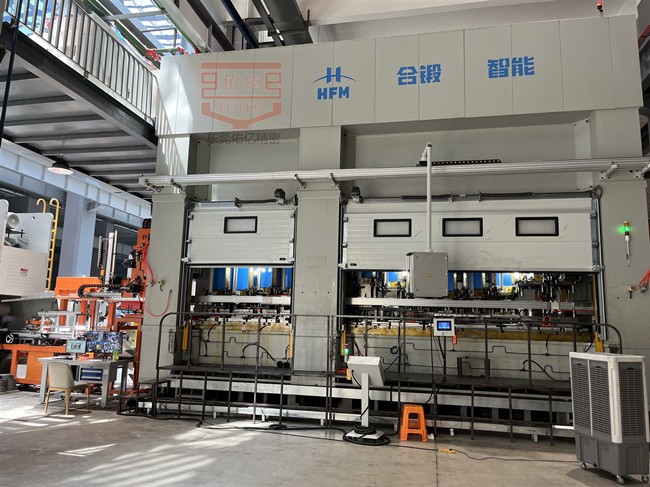 沖壓自動(dòng)化三次元機(jī)械手有哪些特點(diǎn)？適合那些生產(chǎn)環(huán)境？