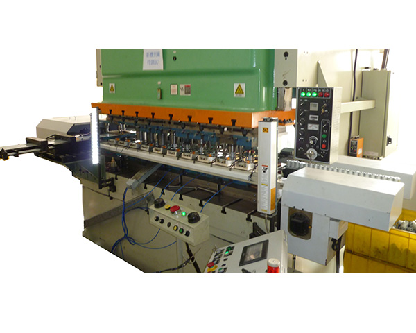 沖床機(jī)械手代替人工優(yōu)缺點